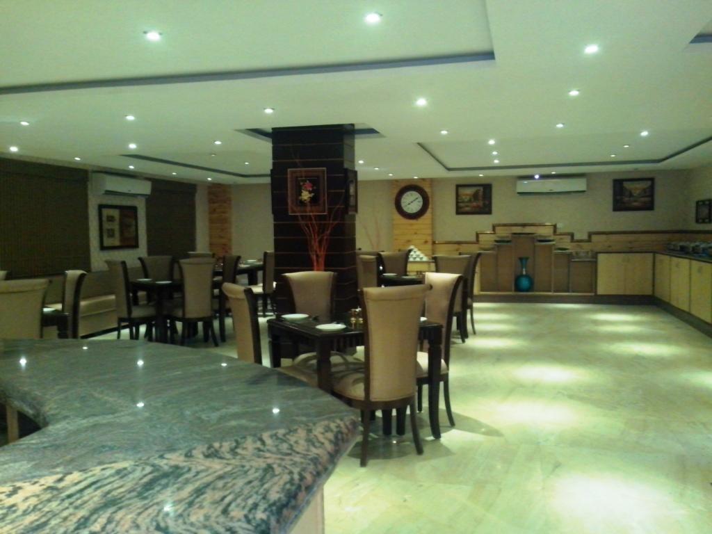 Отель Le Grand Regency Большая Нойда Экстерьер фото
